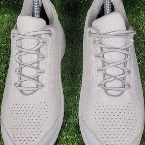 SOLD! ORTHOFEET sneakers canvas, like new, size 9.5 Medium